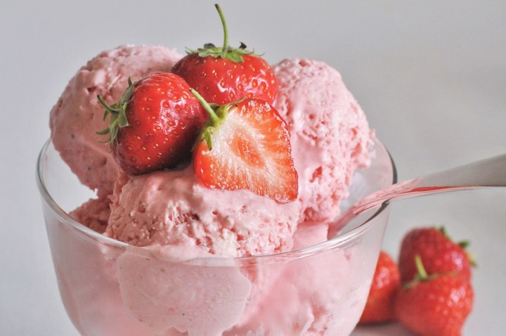 Strawberry-Greek Yogurt Ice